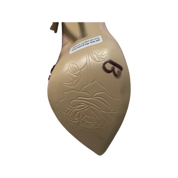 Elisabet Lang Nude Heels - Picture 8 of 11